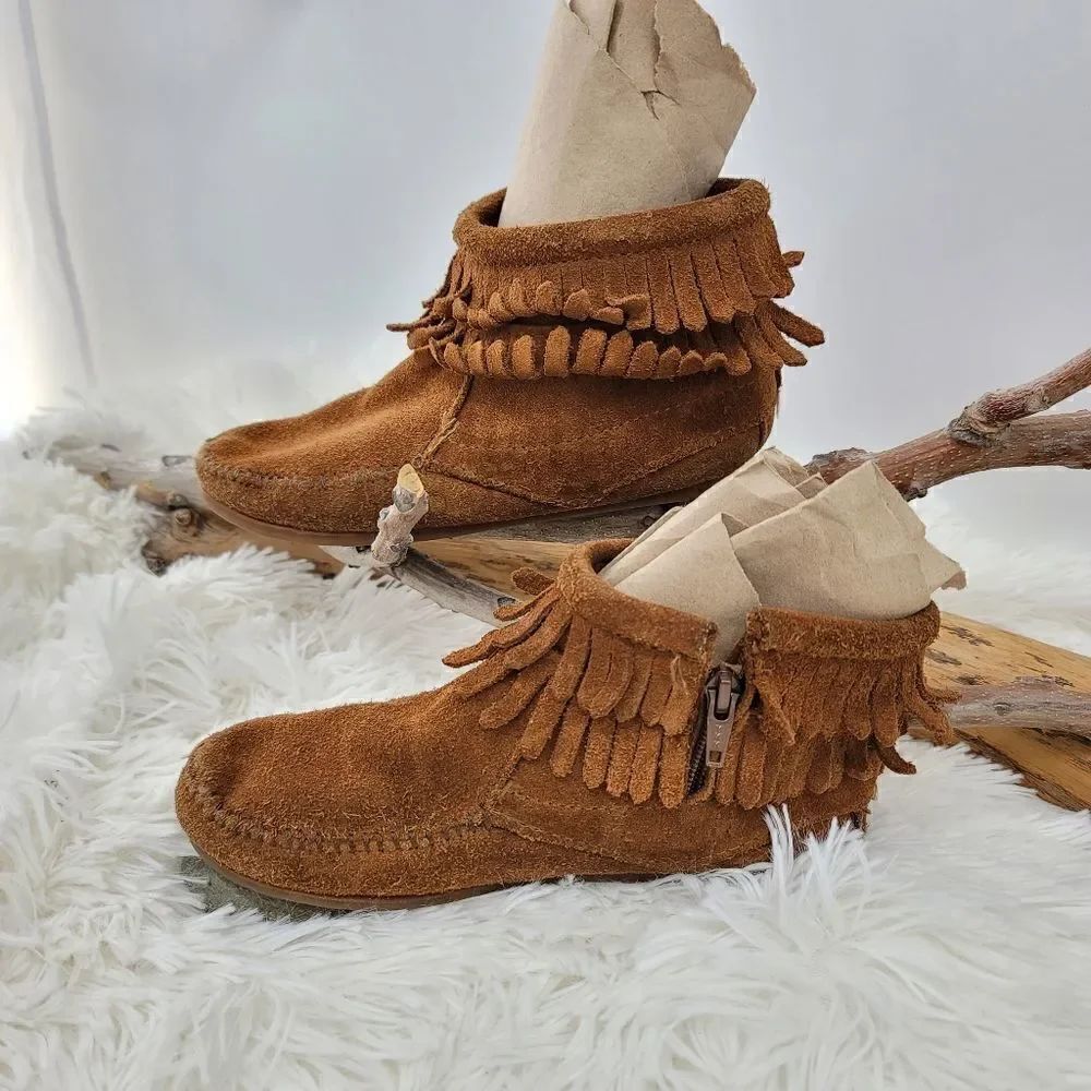Minnetonka brown tassled moccasin booties